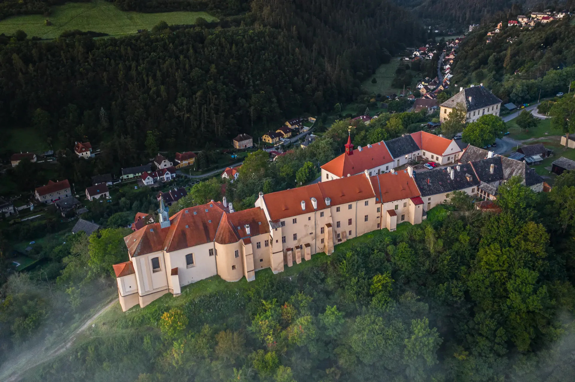 Zámek Nižbor, zdroj Shutterstock.com