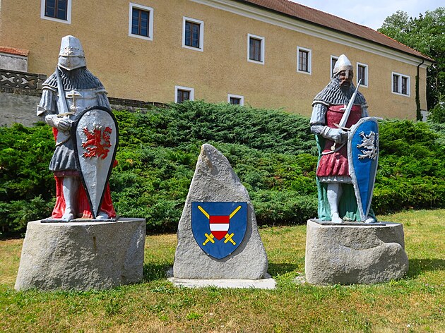 Sochy ve vesnici Dürnkrut v Rakousku